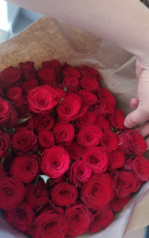 Blumenstrauß zum Valentinstag 20 Blumenfrisch inkl Rote Rosen duftende Sorte 50 cm lange Stiele 